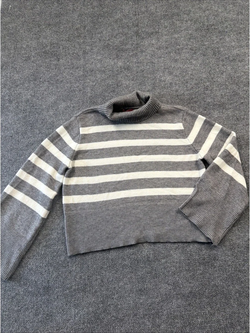 Cocoa And Shay Grey/white Striped Sweater xL